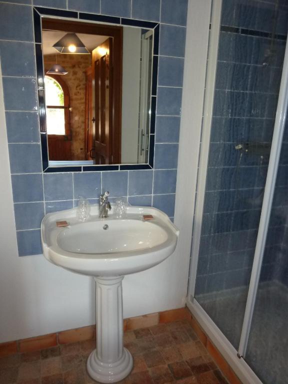 Le Vieux Chateau Airvault Zimmer foto